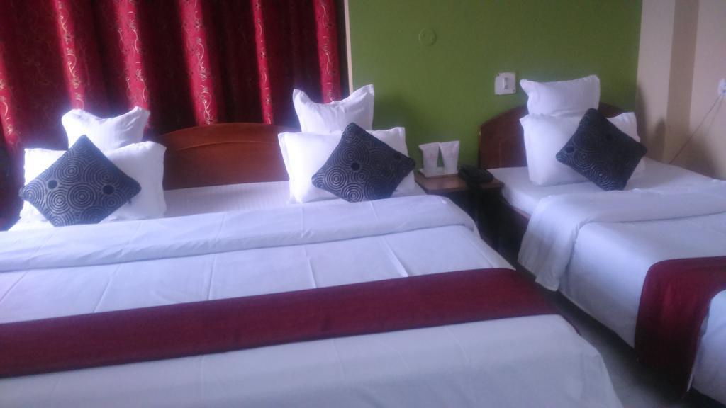 Breeze Hotel 실리구리 객실 사진