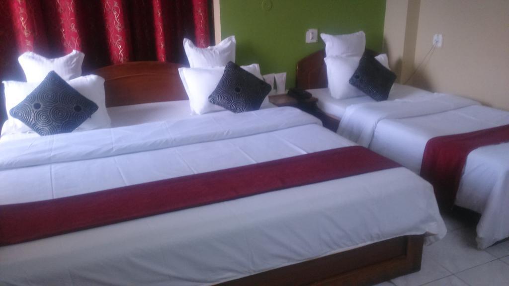Breeze Hotel 실리구리 객실 사진